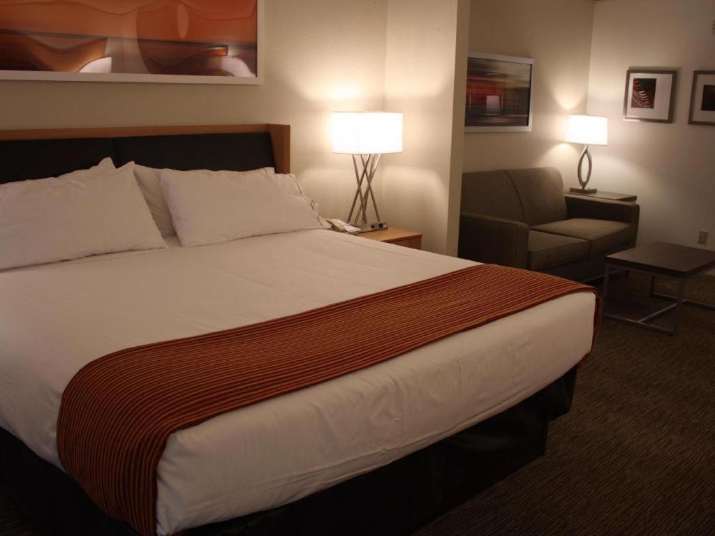 Holiday Inn Express Munising-Lakeview Hotel By Ihg Exteriör bild