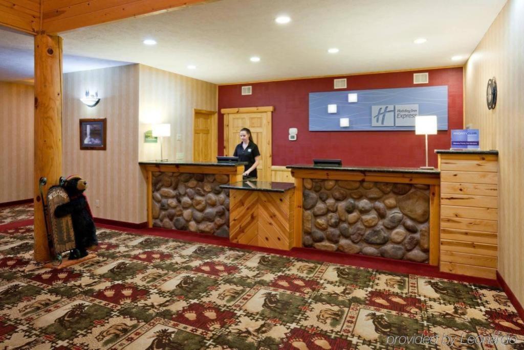 Holiday Inn Express Munising-Lakeview Hotel By Ihg Exteriör bild